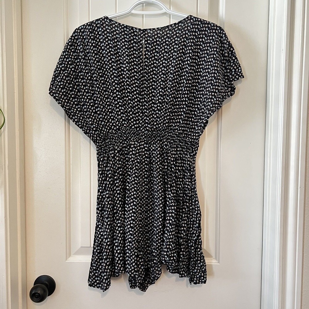 Alythea Ditsy Floral Flutter Sleeve Tie Front Cut Out V-neck Romper Split Back M - Picture 3 of 12